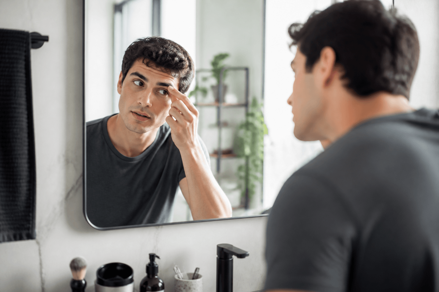 How to Shape Eyebrows for Men: A Natural Grooming Guide