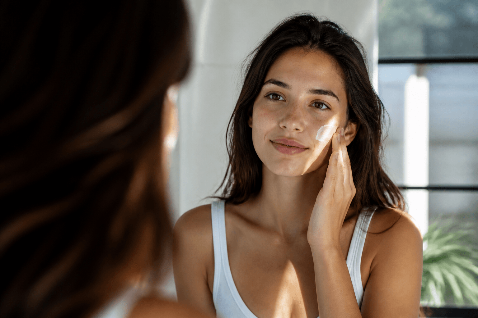 Does Sunscreen Prevent Wrinkles? What the Evidence Shows